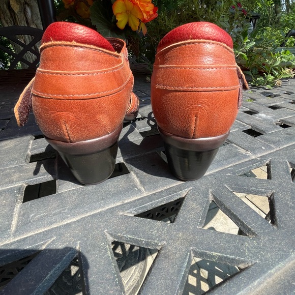 Lightly used Naots size 9 (40) - Picture 5 of 8